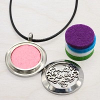 http://www.zen-arome.fr/en/26-bijoux-aromatherapie